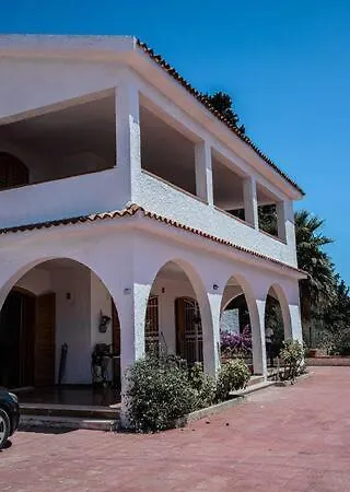 בית נופש Carmela סירקוזה